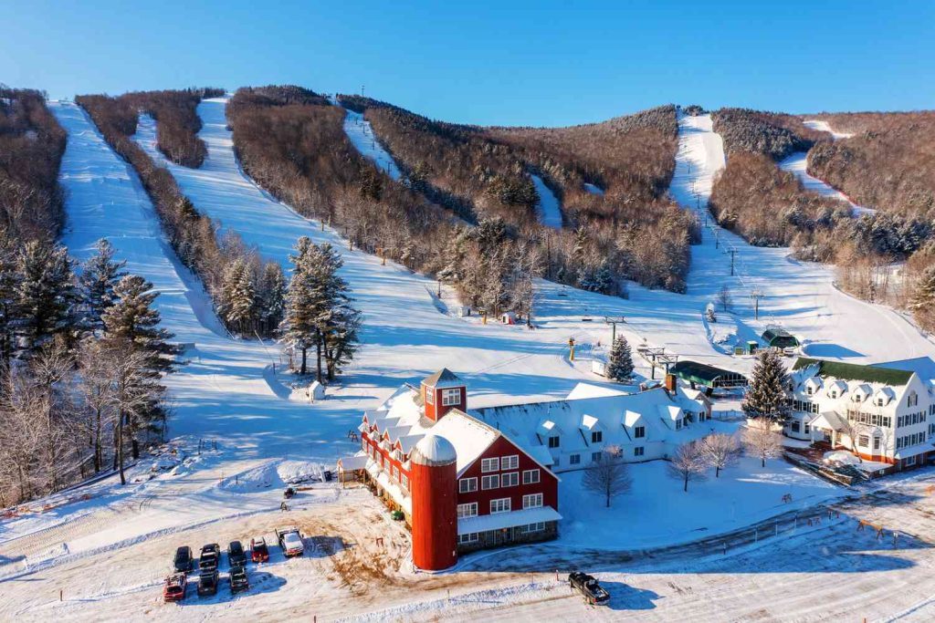 10 Best Ski Resorts in New Hampshire for a Winter Trip