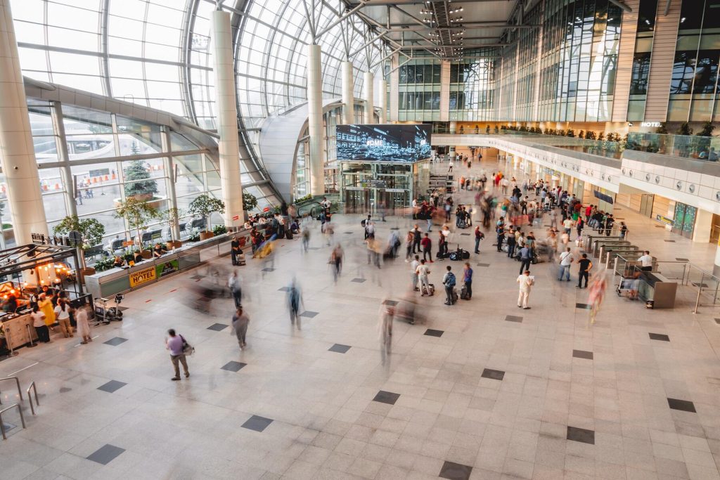 The 10 Most Common Airport Scams Preying on Travelers