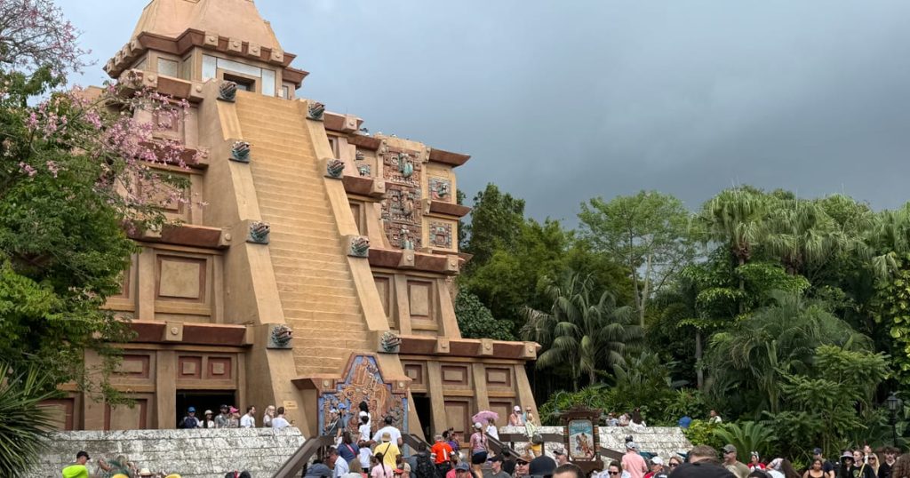 What's the Least You Can Spend to Visit Walt Disney World?