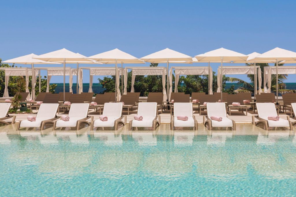 Hotel Pays Tourist $1,200 After He Couldn’t Get a Pool Chair